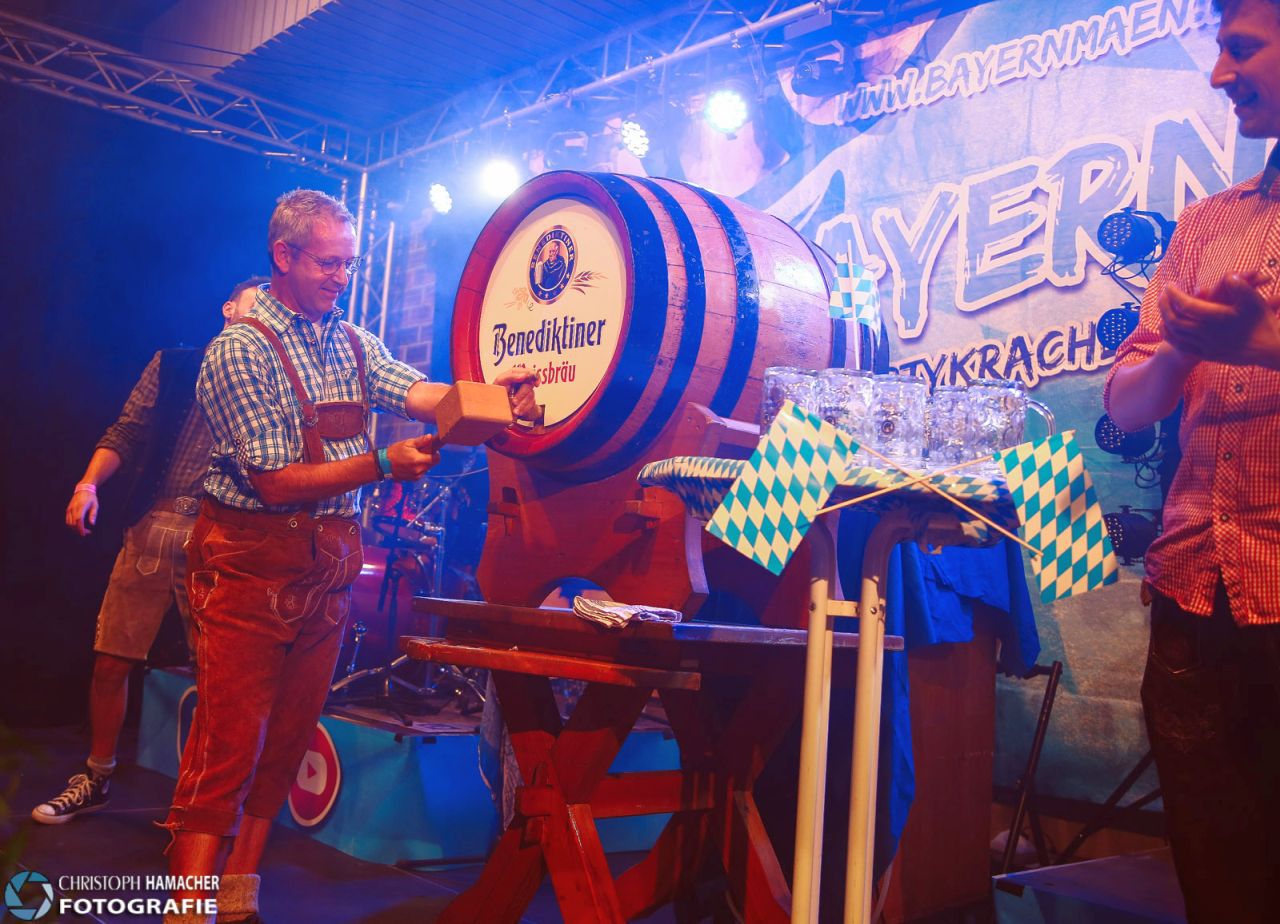 Oktoberfest_in_Niederbreitbach_08.jpg