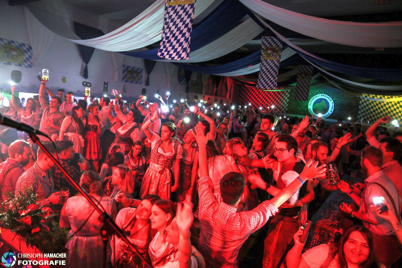 Oktoberfest_in_Niederbreitbach_17.jpg